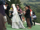Un groupe entier met en scène un mariage "de village". C'est (...)